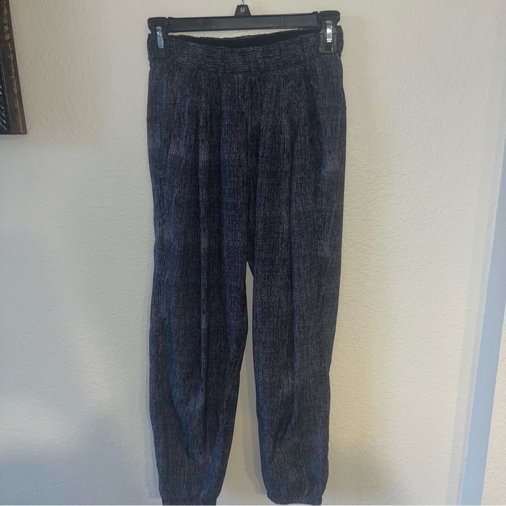Lululemon Rollin' With My Omies Pant Burlap Texture Black Dune / Black Size 2